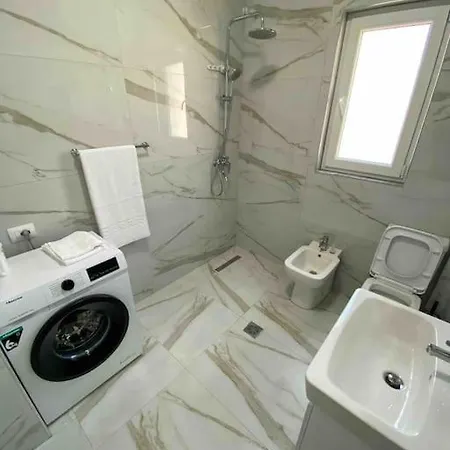 Niko's -1 Apartment