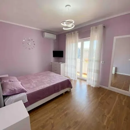 Niko's -1 Apartment
